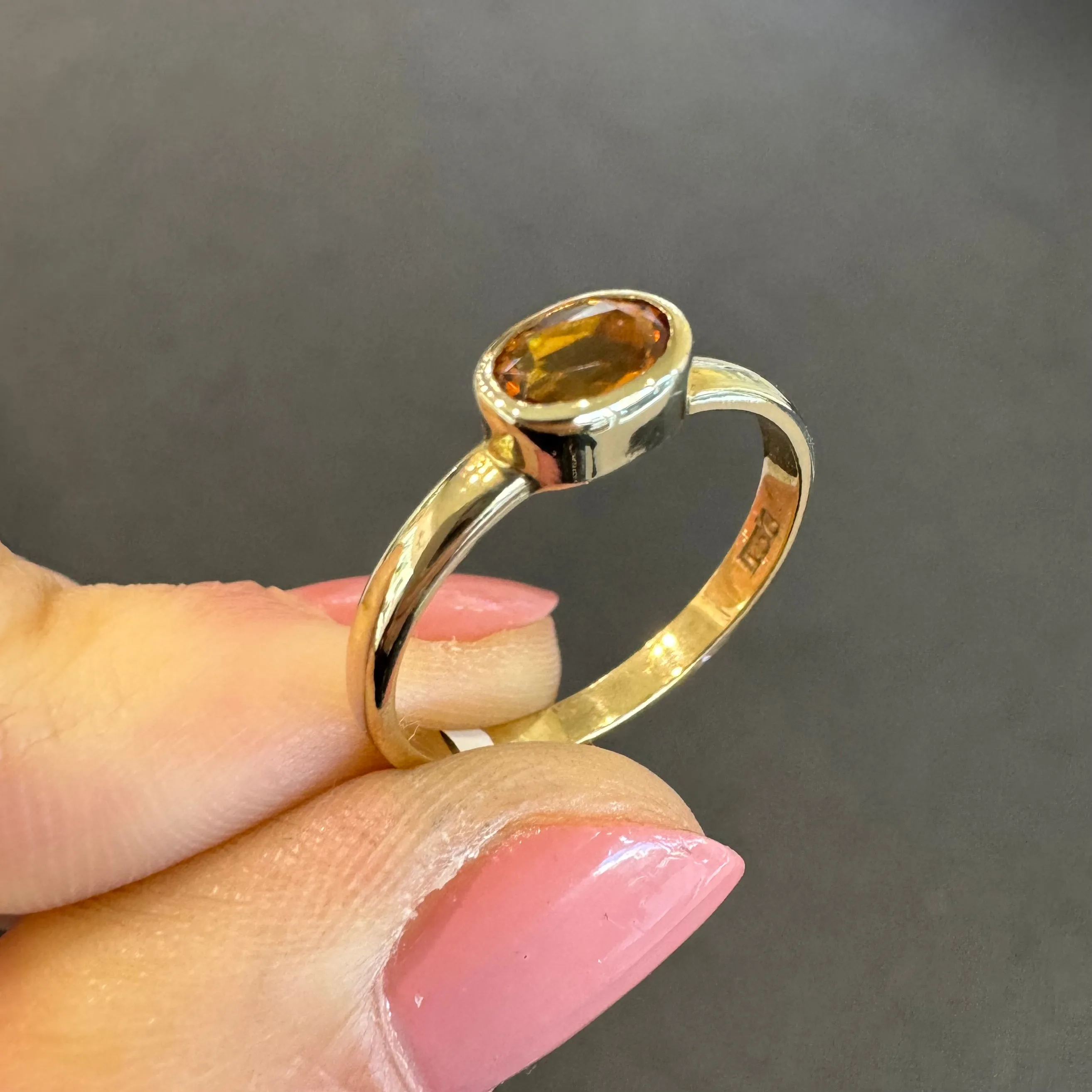 9ct Yellow Gold Oval Citrine Ring