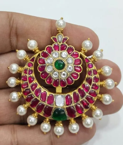 Aaditi Pendant