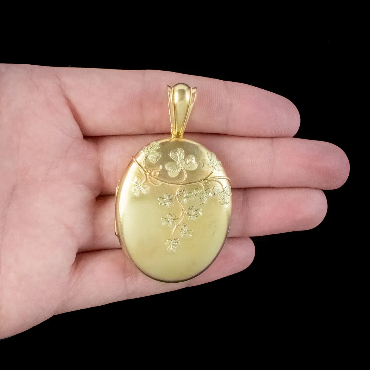 Antique Victorian 18ct Gold Shamrock Locket