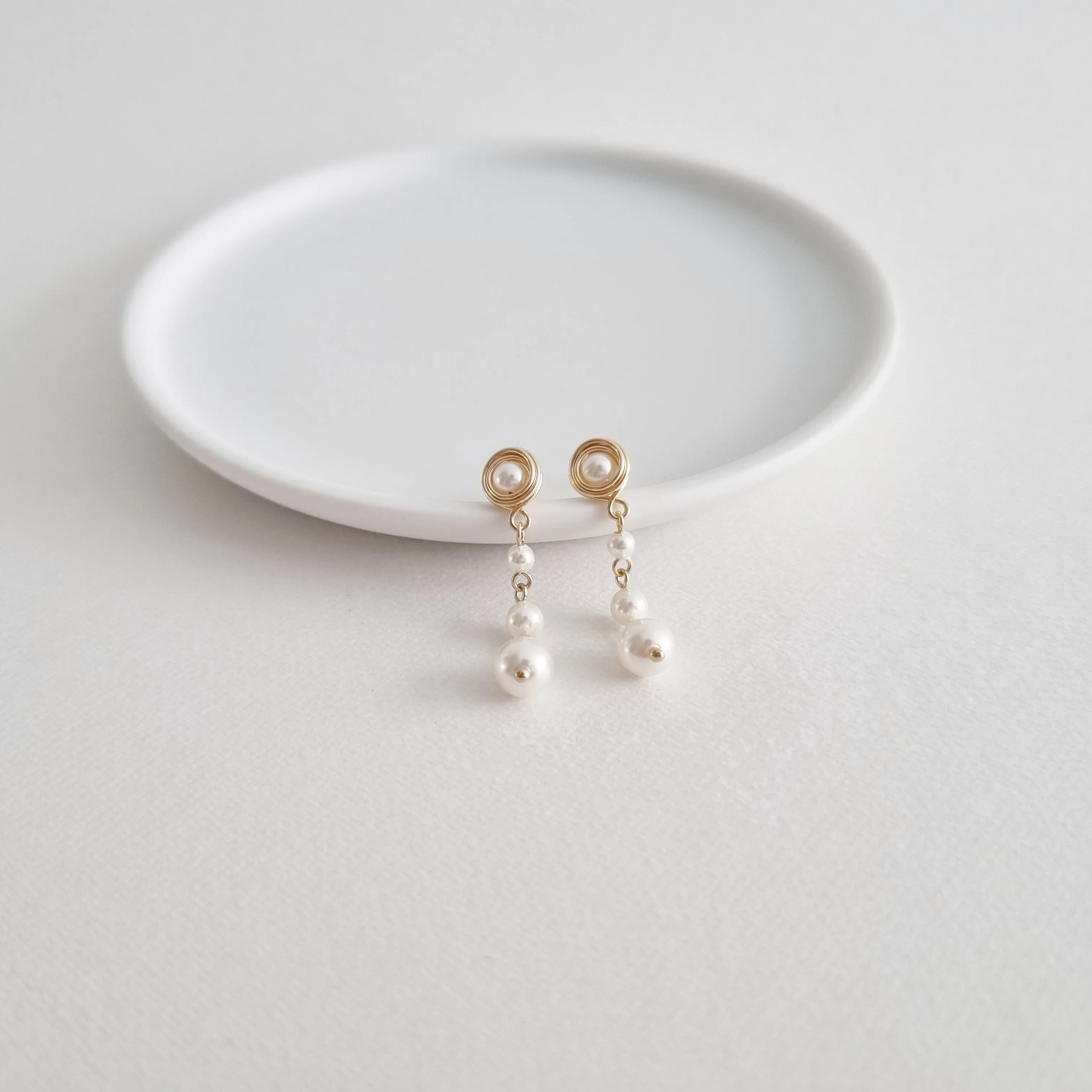 Aurielia Pearl Earrings / Austrian Pearl