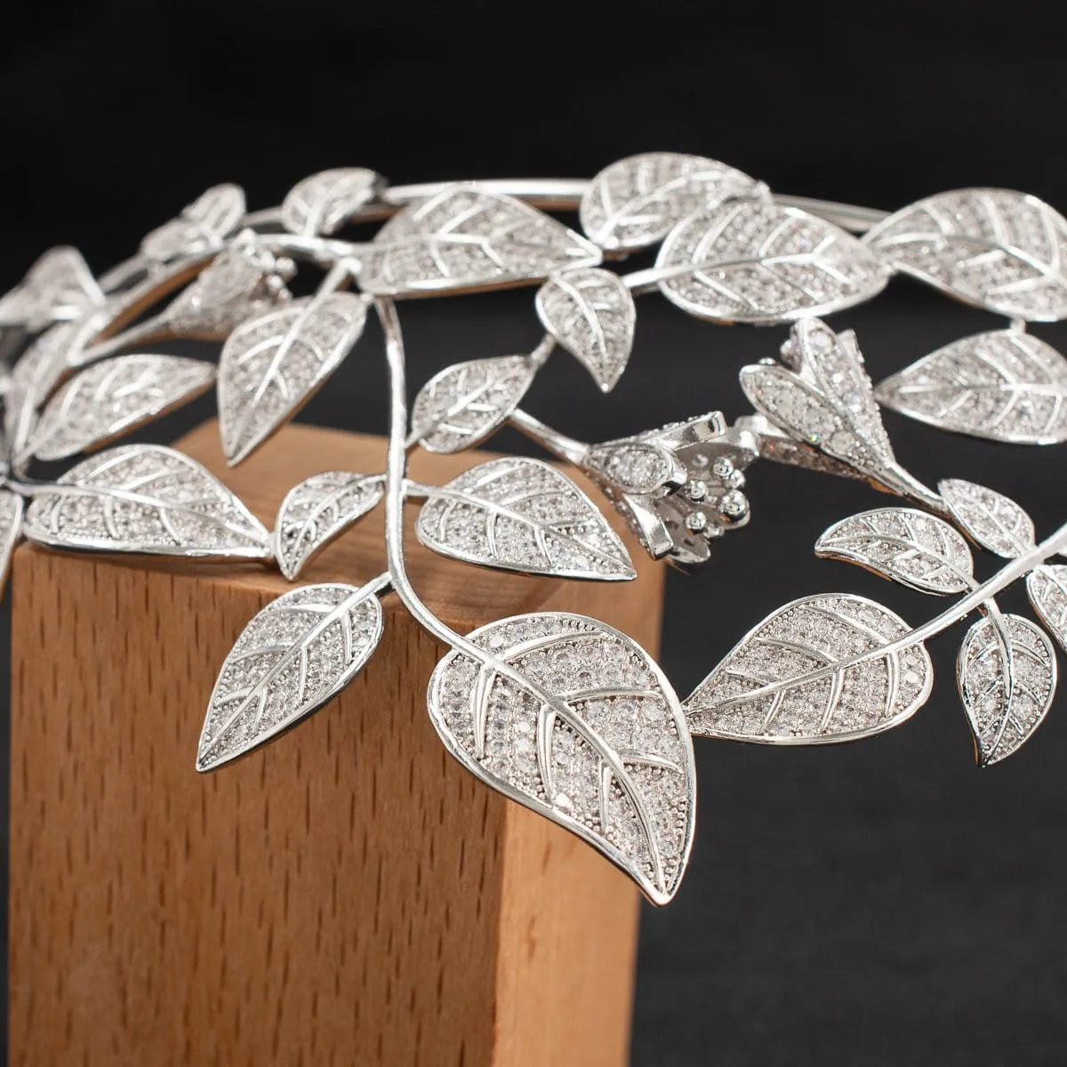 Big Cubic Zircon Leaves Tiara for Wedding, Bridal Royal Diadem Head Jewelry CH10331