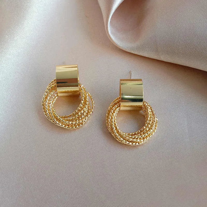 Chic Gold Hoop Earrings for Women | 18K Yellow Gold Plate | Twisted Design