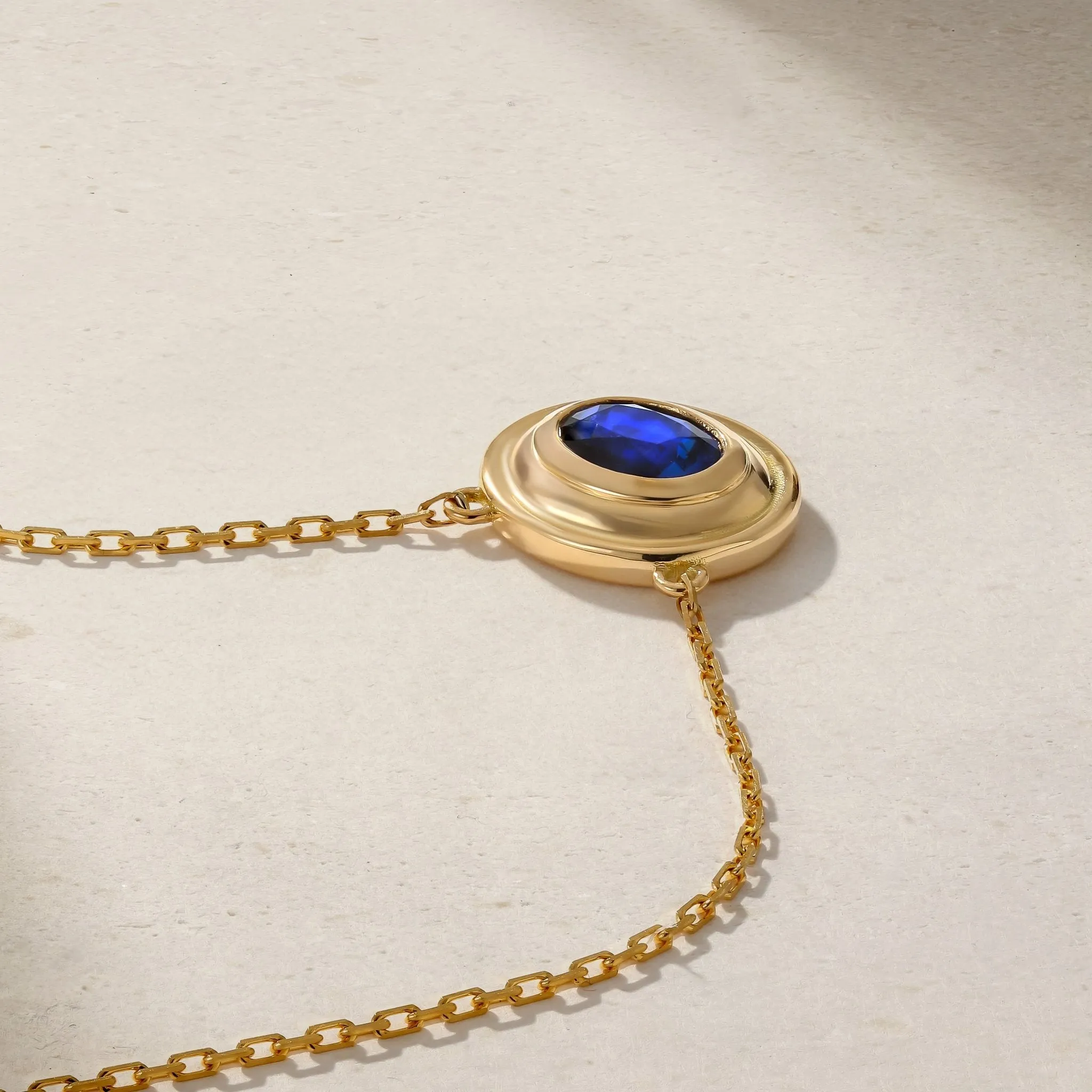 Colosseum Bezel Sapphire Necklace