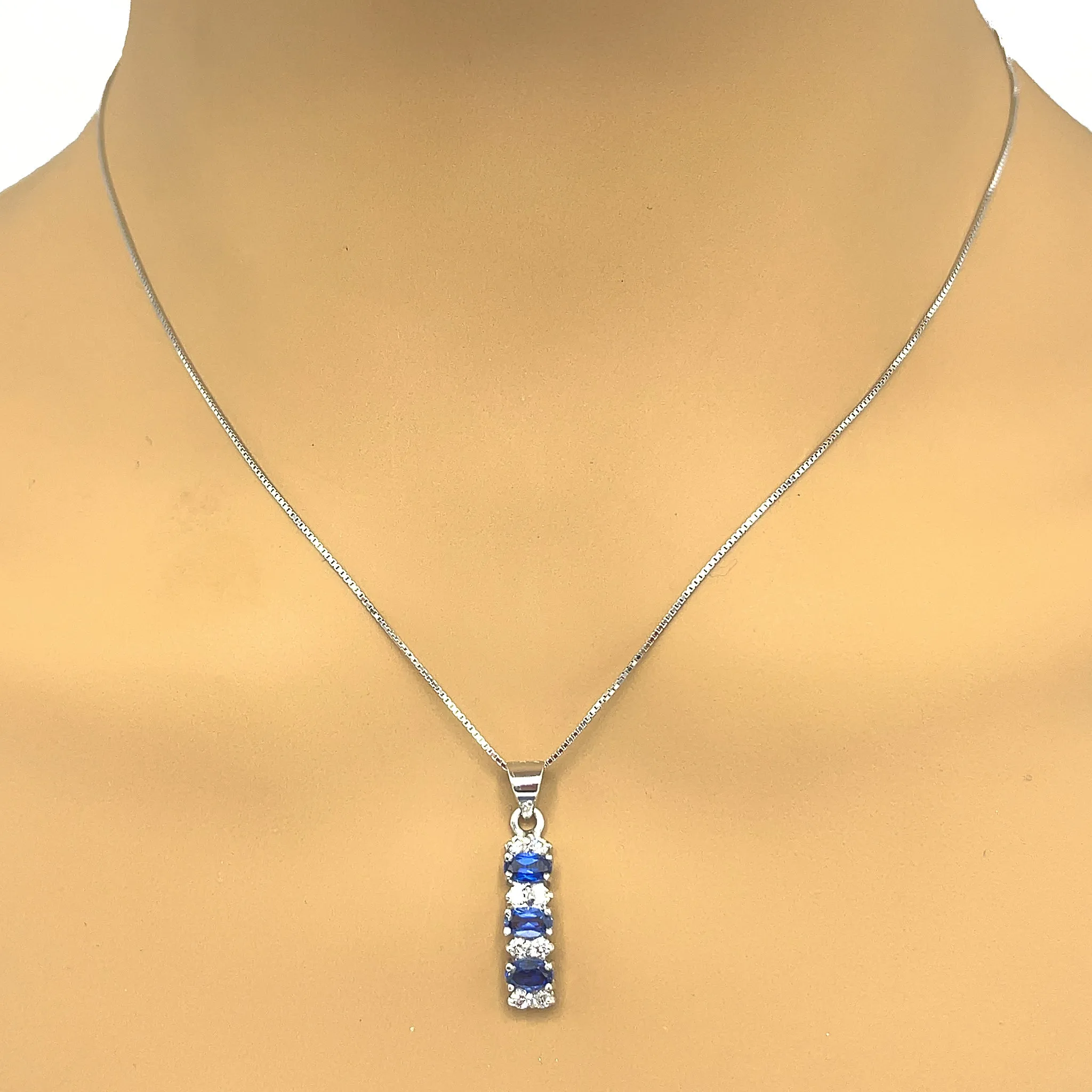 Sapphire & Diamond Bar Pendant Necklace in 18 kt Gold